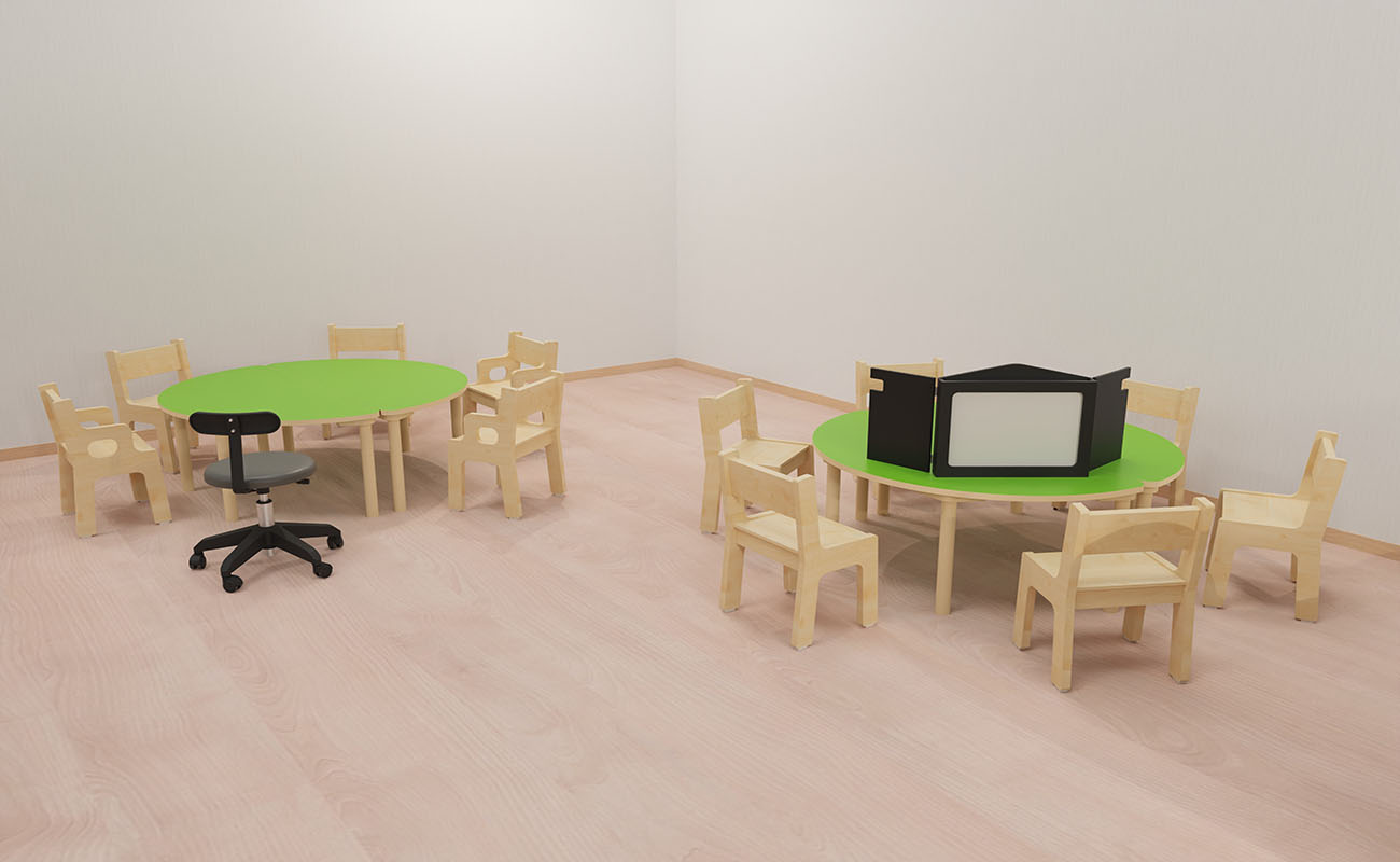 Gruppenraum Wohlfühlgruppenraum Ausschnitt mit Sitzecke mit Daggis Stühlen und Baccus Tischen undKamishibai Erzähltheater